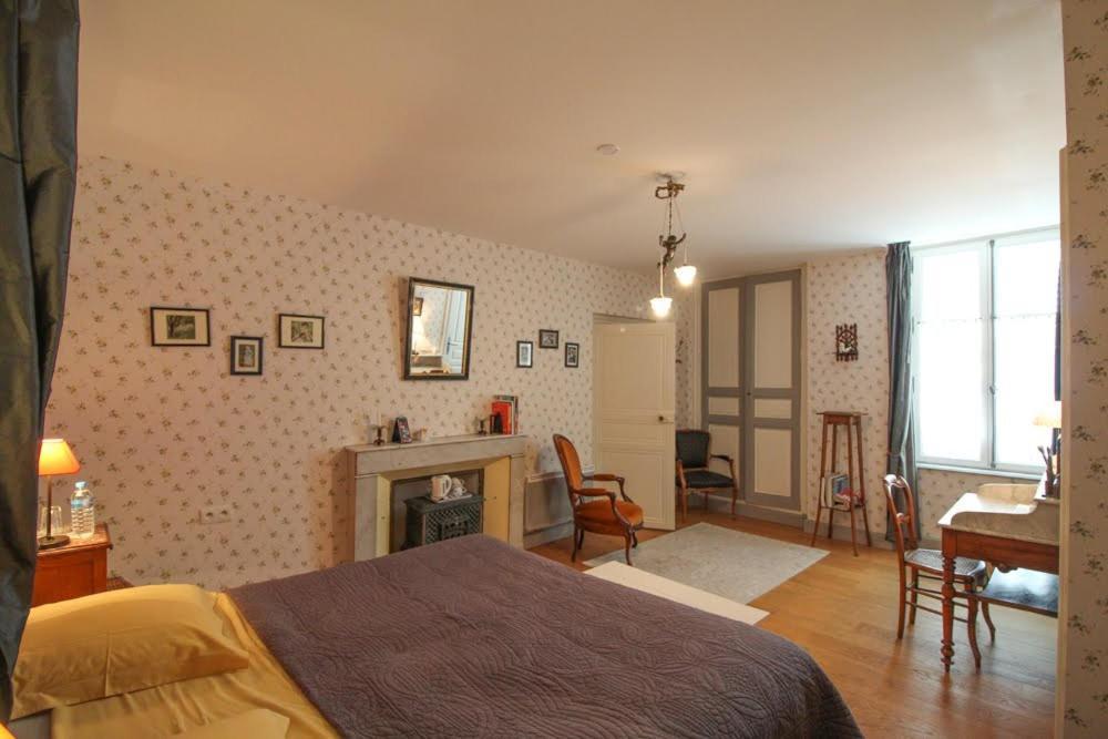 La Jariette Bed and Breakfast Airvault Exteriör bild